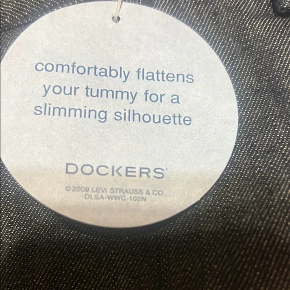 NWT⭐️DOCKERS Bermuda SHORTS Truly Slimming JAELYNN Dark Wash Size 10 - Picture 13 of 13